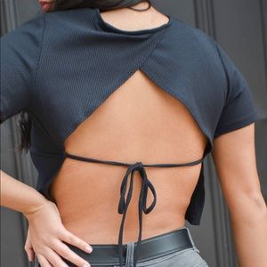 OPEN BACK BLACK CROP TOP